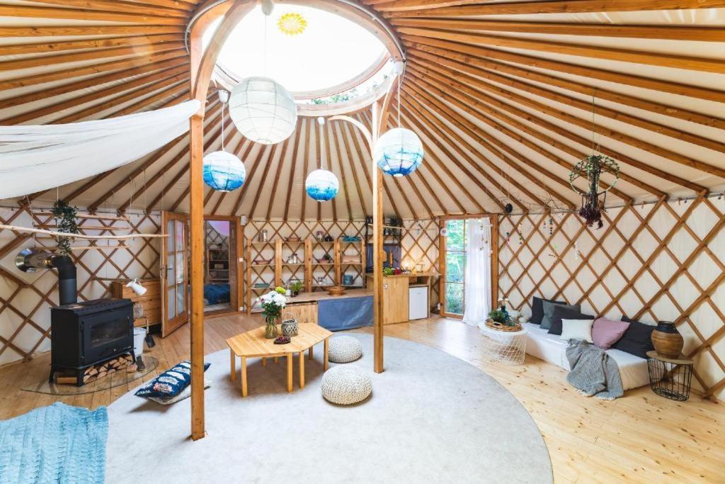 Jurta V Rokli Glamping *